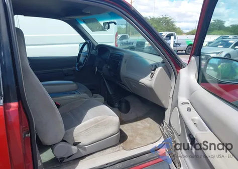 2000 Ford Explorer Sport из США, поврежденный, VIN 1FMYU60X2YUB09440